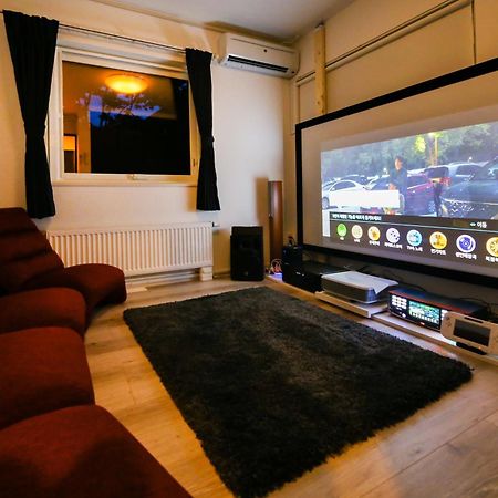 Teine White House Villa Sapporo Ruang foto