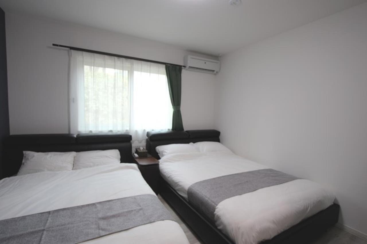 Teine White House Villa Sapporo Bagian luar foto