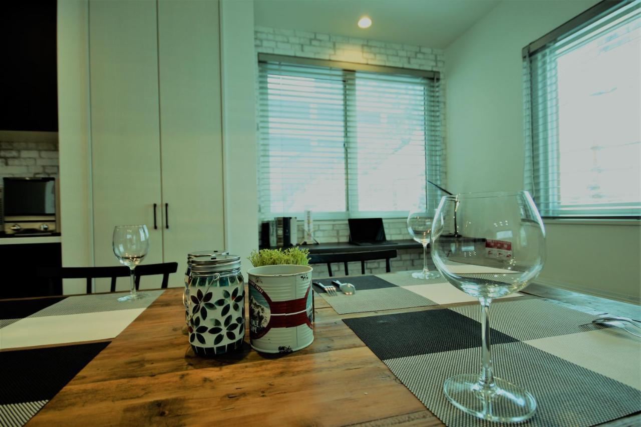 Teine White House Villa Sapporo Bagian luar foto