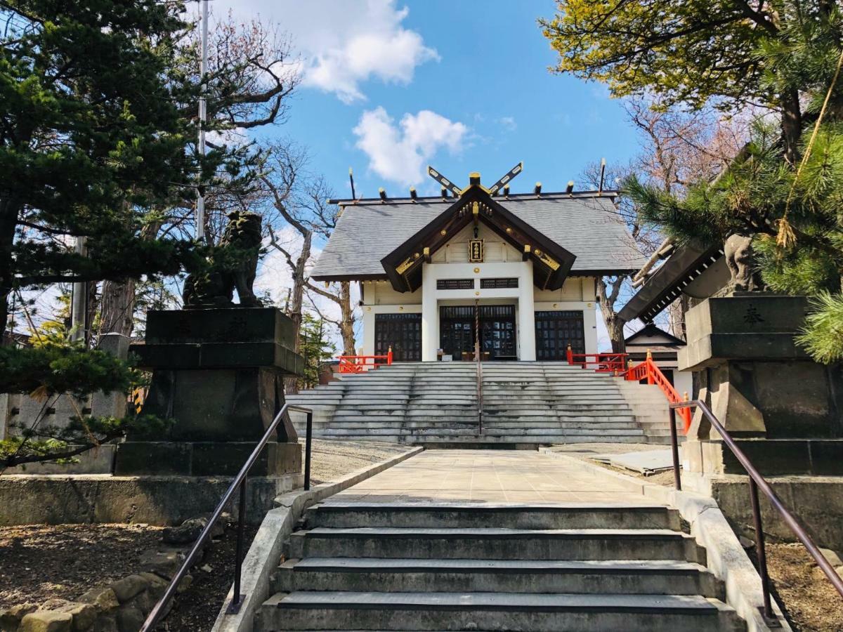 Teine White House Villa Sapporo Bagian luar foto